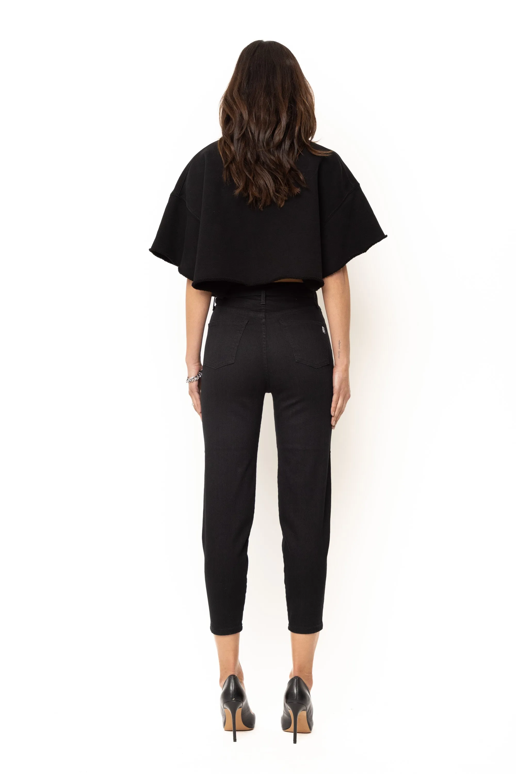 Nyla Pant In Turn Off