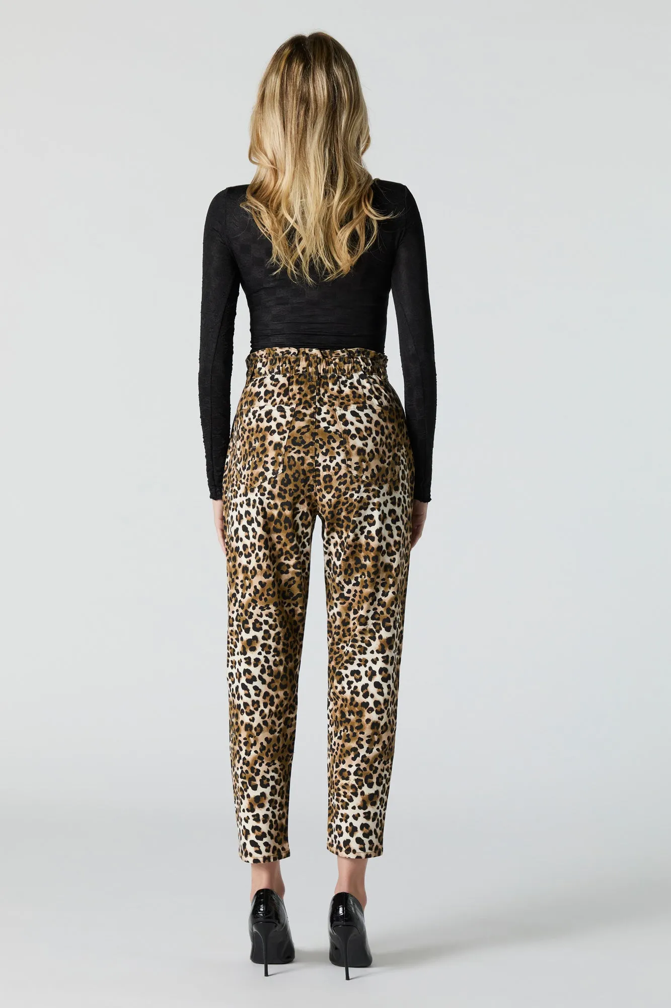Pantalon taille froissée à imprimé guépard